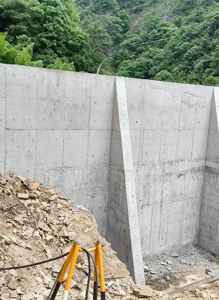 忻州原平重力式挡土墙